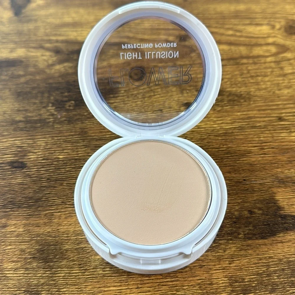 Flower of the Desert Tan Setting Powder - New